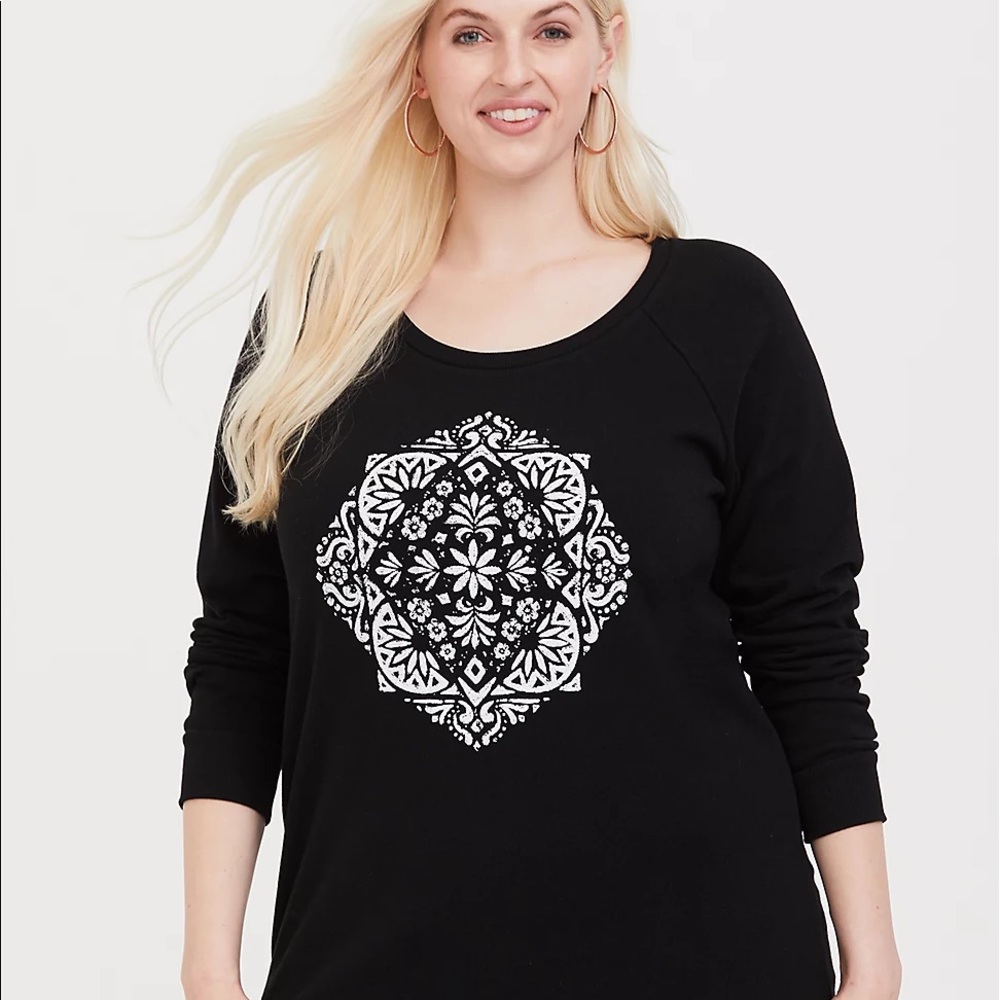 NWT Torrid size 2 black fleece mandala sweatshirt
